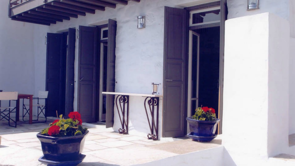 TWO-STOREY RESIDENCE IN KASTRO, SIFNOS ISLAND