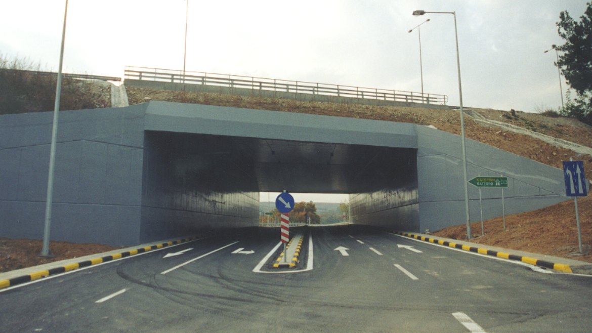 ΑΝΙΣΟΠΕΔΟΣ ΚΟΜΒΟΣ ΜΑΚΡΥΓΙΑΛΟΥ