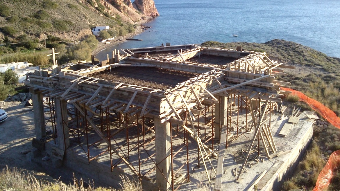 TOURIST RESIDENCIAL COMPLEX IN MILOS ISLAND