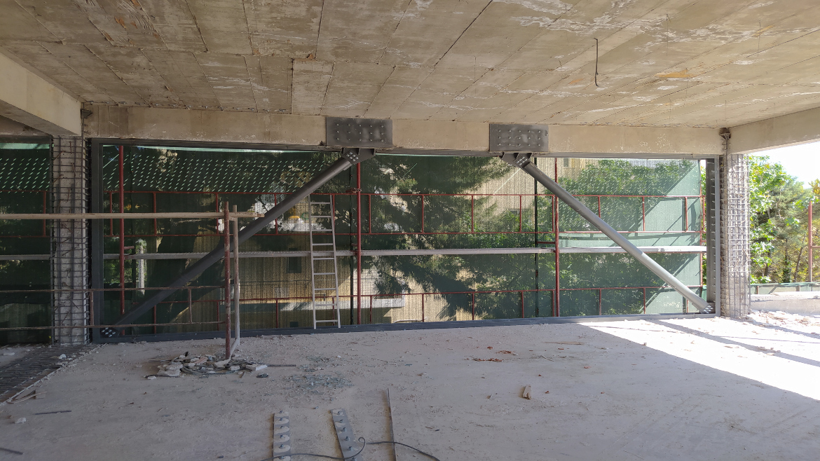 STRUCTURAL EVALUATION AND REDESIGN OF AN OFFICE BULDING IN CHALANDRI STRUCTURAL EVALUATION AND REDESIGN OF AN OFFICE BULDING IN CHALANDRI