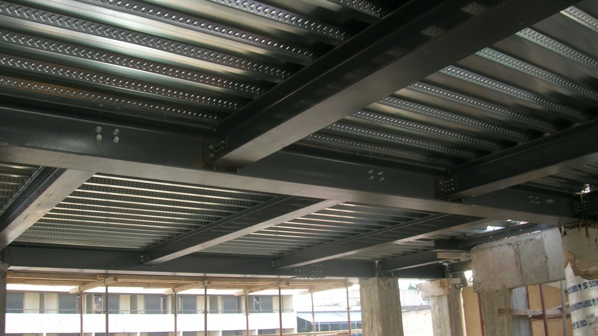 ADDITION OF A FLOOR AND EXTENSION OF A RESIDENCE IN KOUKAKI, ATHENS ADDITION OF A FLOOR AND EXTENSION OF A RESIDENCE IN KOUKAKI, ATHENS