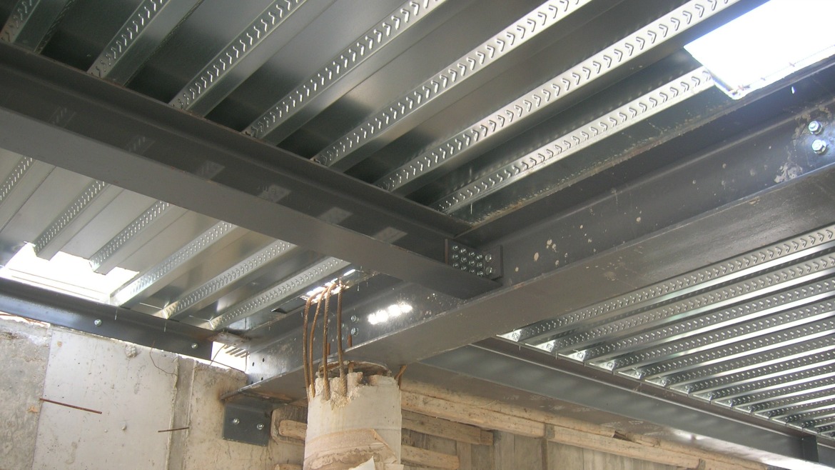 ADDITION OF A FLOOR AND EXTENSION OF A RESIDENCE IN KOUKAKI, ATHENS ADDITION OF A FLOOR AND EXTENSION OF A RESIDENCE IN KOUKAKI, ATHENS